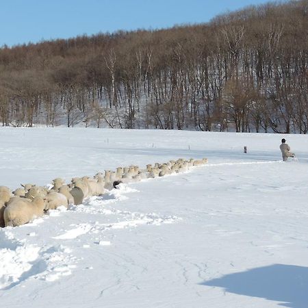 Yorkshire Farm Villa Shintoku Bagian luar foto
